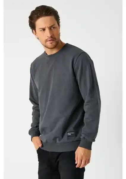 Erkek Sweatshirtleri Karşılaştırması: Mmetalic ve Pierre Cardin Modellerinin Özellikleri