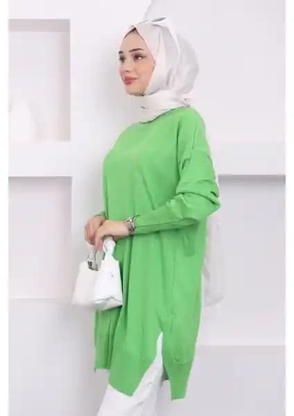 İmaj Butik'in Fıstık Yeşili ve Koyu Bordo Merserize Salaş Triko Tunikleri Karşılaştırması