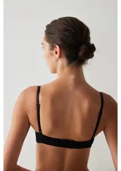 Penti Sütyen Karşılaştırması: Dolgulu, Dikişsiz ve Strapless Modellerin Özellikleri