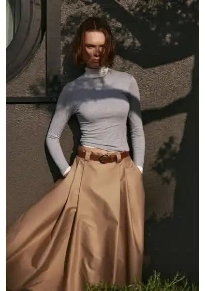 Suud Collection Etek Karşılaştırması: Camel Ball ve Ekru Day Poplin Modelleri