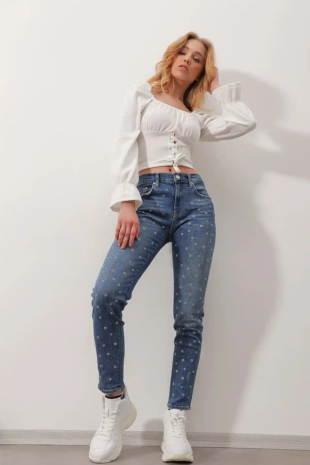 Alaçatı Stili Kadın Mavi Yüksek Bel Skinny Jean Modern ve Rahat Tasarım