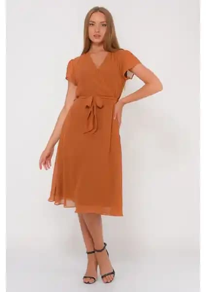 Apsen Kadın Kiremit Kruvaze Yaka Midi Şifon Elbise: Şıklık ve Konforun Birleşimi