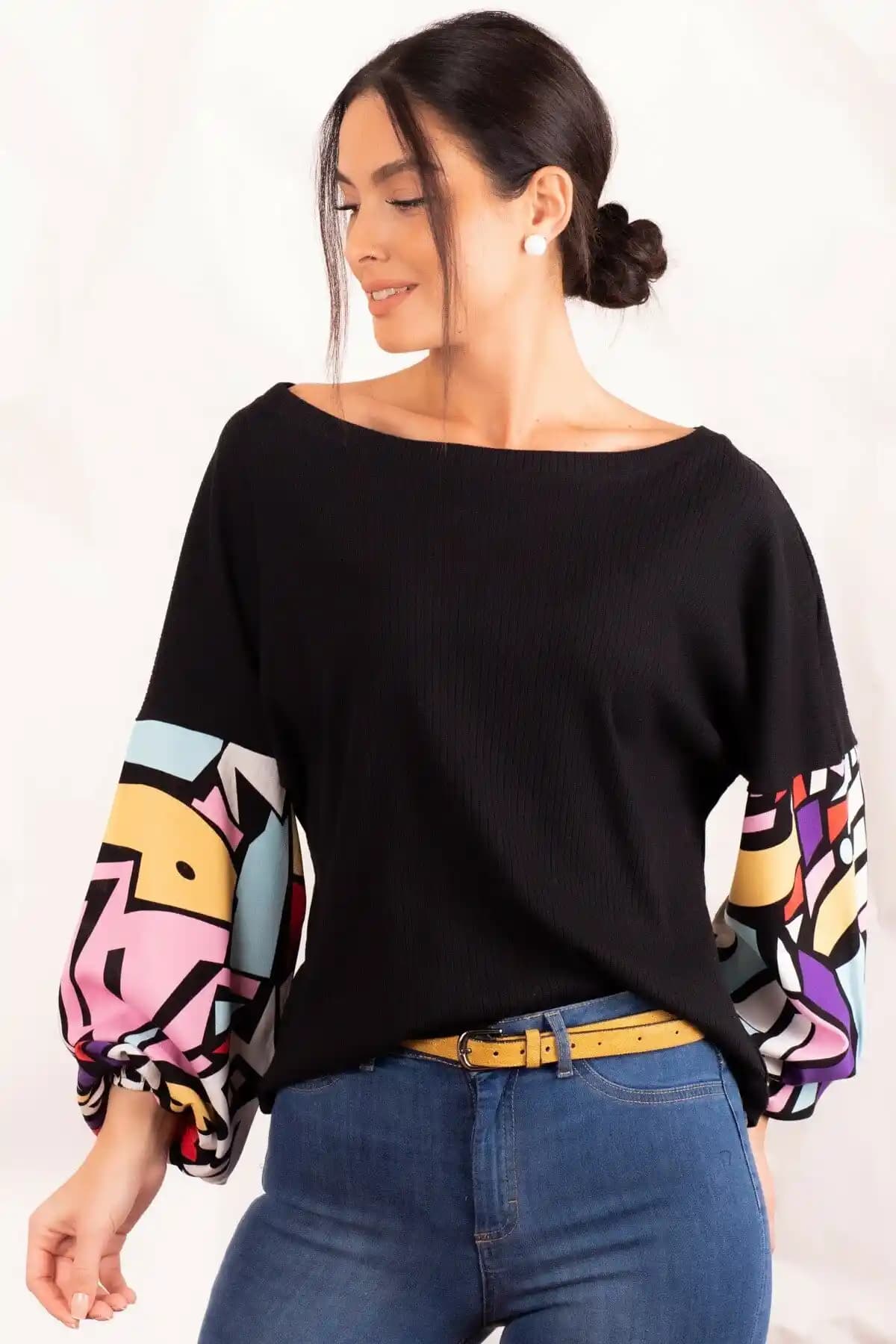 Armonika Kadın Siyah Kolu Renkli Salaş Bluz Modern ve Konforlu Tasarım Özellikleri