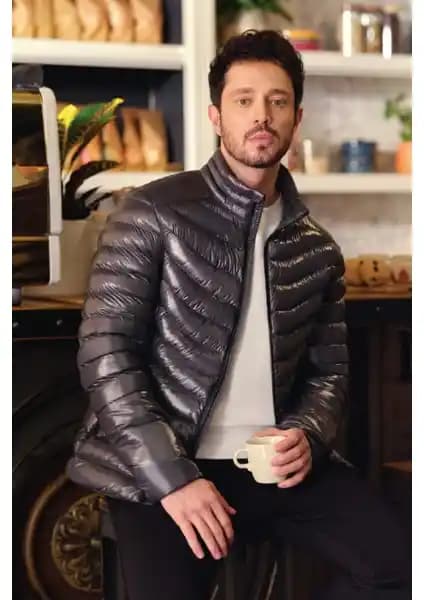 AVVA Erkek Antrasit Kaz Tüyü Montu Rüzgar ve Su Geçirmez Özellikleriyle