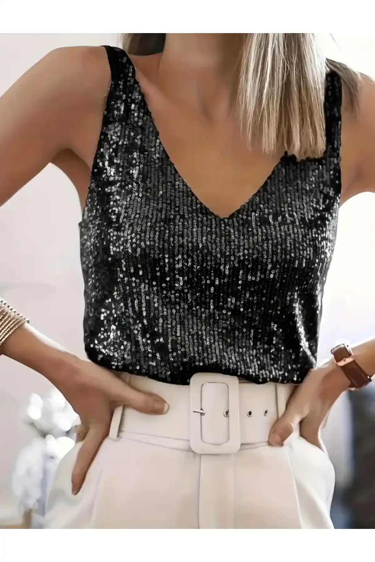 AYSI COLLECTİON Payetli V Yaka Askılı Üst Şık ve Konforlu Gece Giyim Seçeneği