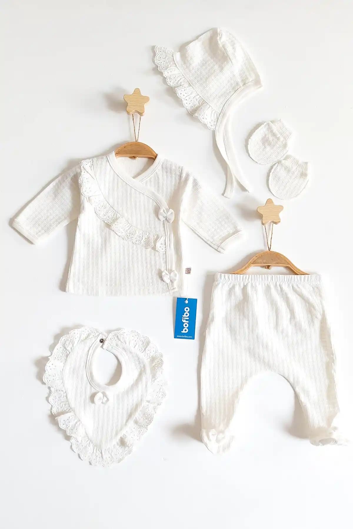 Bebeklerin ilk günleri için güvenli ve şık özel bebek seti seçimi