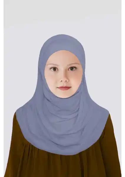 Betül Akbay Kız Çocuk Pratik Başörtüsü: Konfor ve Şıklığın Bir Arada Sunumu