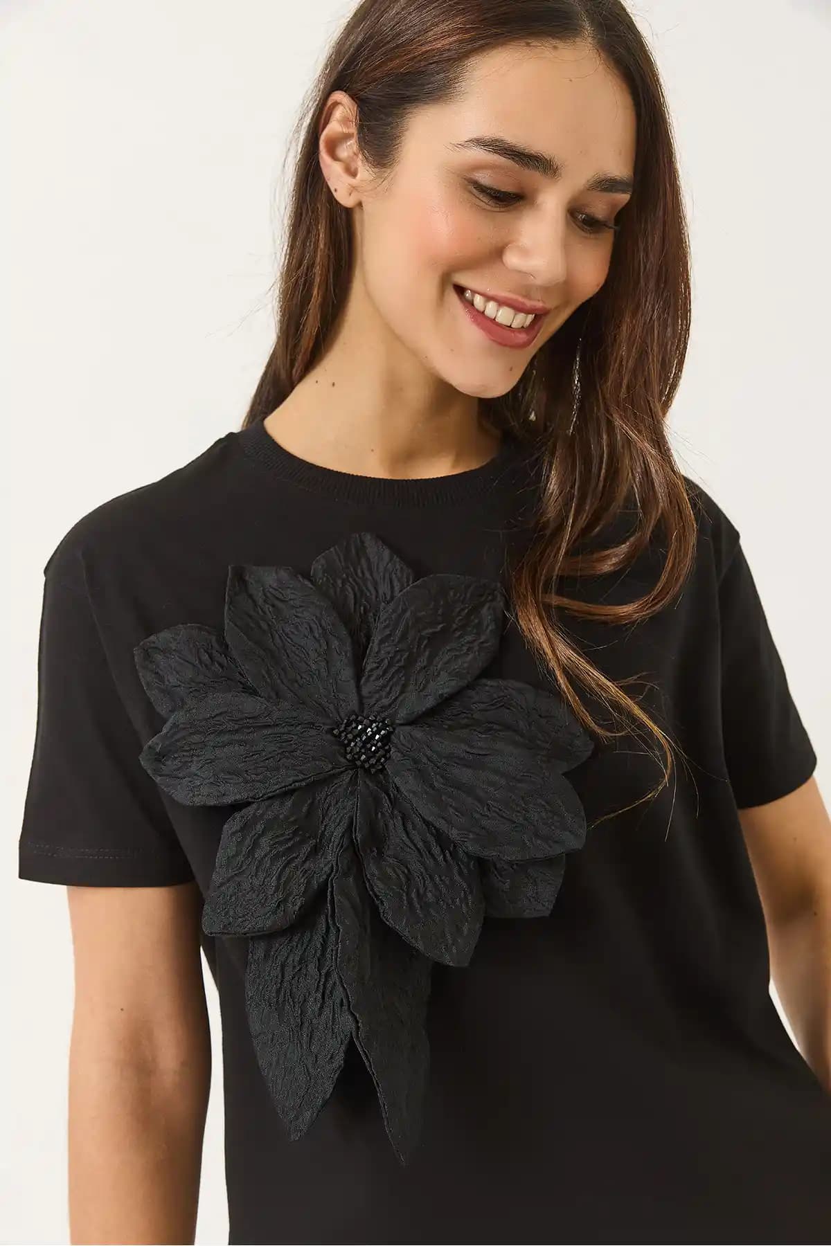 Bianco Lucci Kadın Çiçek Desenli Pamuklu Kısa Kollu Tişört Günlük Şıklık İçin Uygun