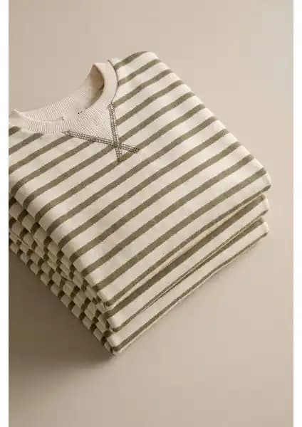 Cigit Çizgili Karyoka Detaylı Mevsimlik Çocuk Sweatshirt 2-12 Yaş için Uygun ve Şık Tasarım