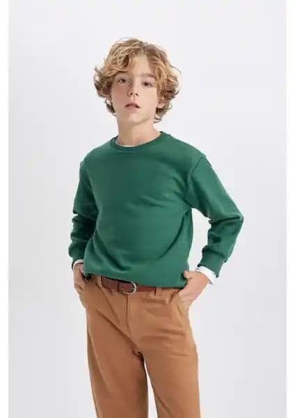 DeFacto Erkek Çocuk Bisiklet Yaka Selanik Kumaş Sweatshirt: Şıklık ve Konforun Birleşimi