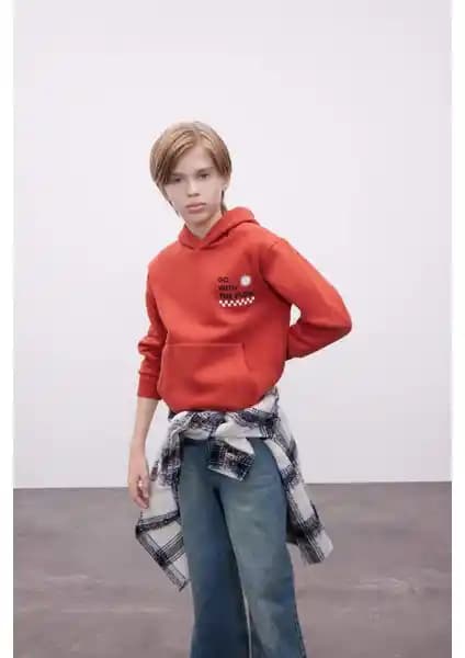 DeFacto Erkek Çocuk Kapüşonlu Yazı Baskılı Sweatshirtleri Günlük Kullanım İçin Uygun