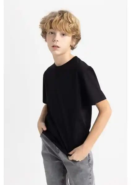 DeFacto Erkek Çocuk Siyah Bisiklet Yaka Kısa Kollu Tişörtü Güncel Moda ve Konfor