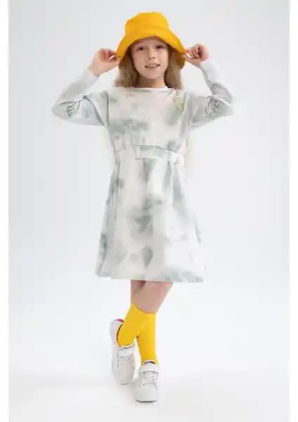 DeFacto Kız Çocuk Batik Desenli Uzun Kollu Elbise: Şık ve Rahat Günlük Giyim Seçeneği