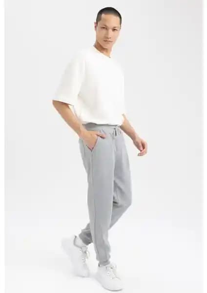 DeFacto Slim Fit Basic Jogger Eşofman Altı: Modern ve Rahat Spor Giyim Tercihi