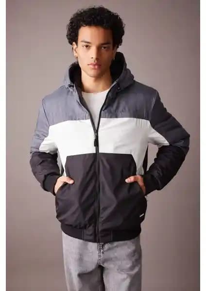 DeFacto Slim Fit Dar Kesim Renk Bloklu Polar Astarlı Kapüşonlu Fermuarlı Mont