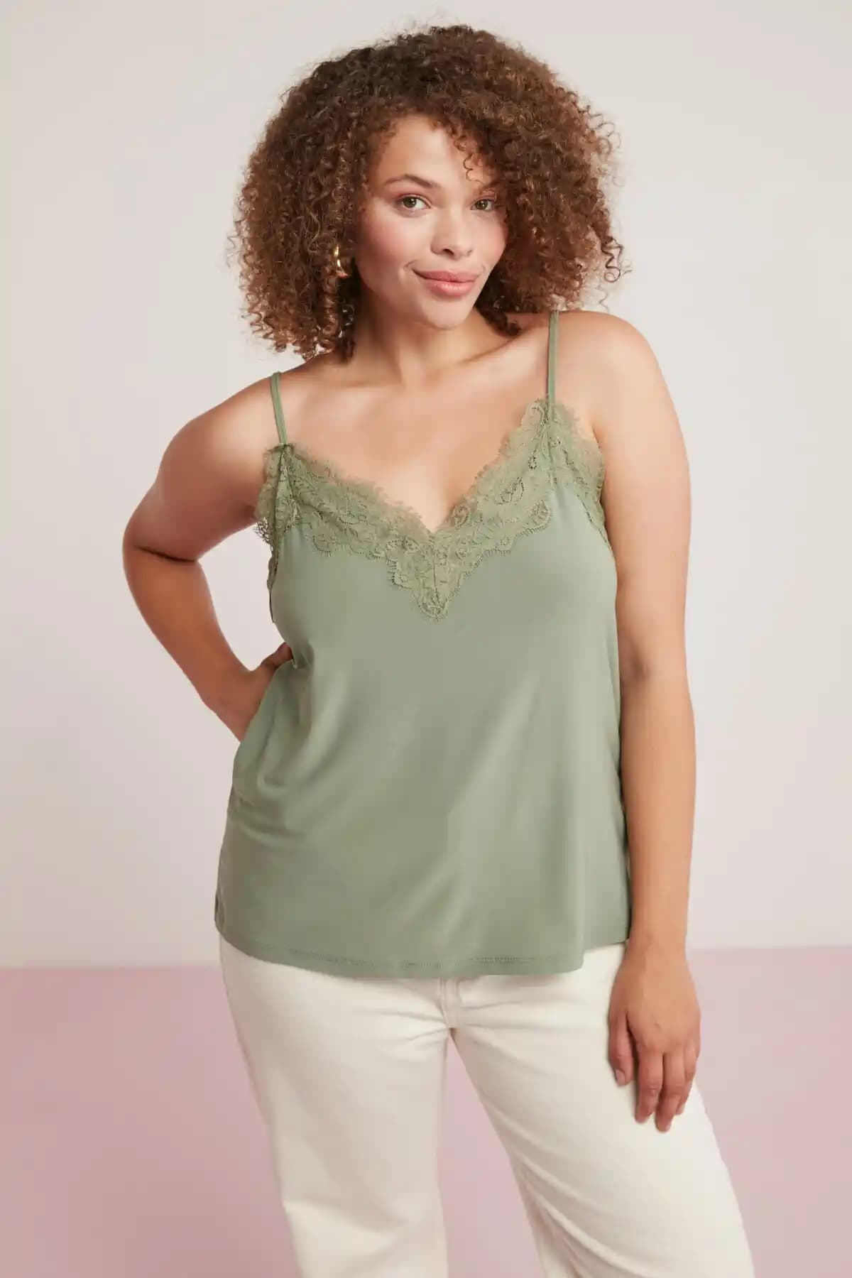 ETHIQUET Clara Kadın Hafif Dökümlü Askılı Dantelli Body Açık Haki Büyük Beden