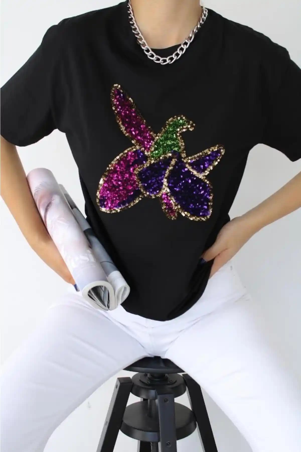 FEMELLE Kadın Siyah Çiçek Nakışlı Payet Detaylı Pamuk Tişört Günlük Şıklık