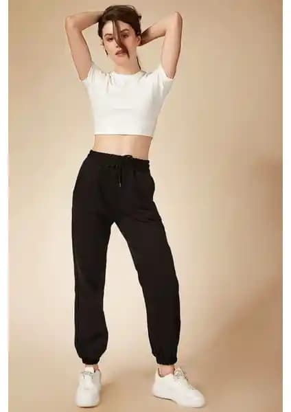 Feville Kadın Siyah Cepli Eşofman Altı Jogger: Günlük Rahatlık ve Şıklık Sunan Modern Tasarım