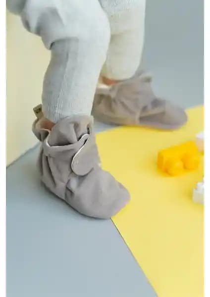 First Step Kaydırmaz Tabanlı Pamuk Astarlı Çıtçıtlı Gri Panduf Bebekler İçin Güvenli ve Konforlu Bir Seçenek