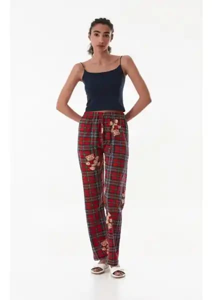 FullaModa Ayıcık Baskılı Ekose Pijama Altı: Kadınlar İçin Rahat ve Şık İç Giyim Seçeneği