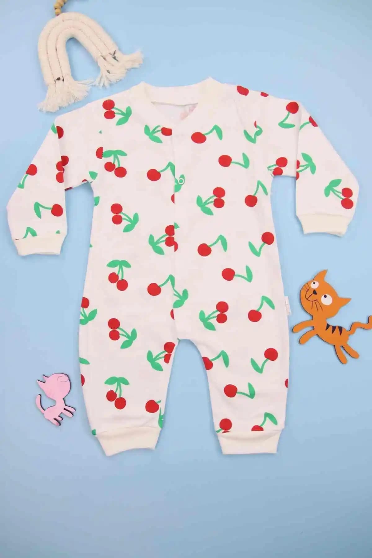 Genel Markalar Kiraz Desenli Bebek Beyaz Tulum: Konfor ve Şıklığın Buluşması