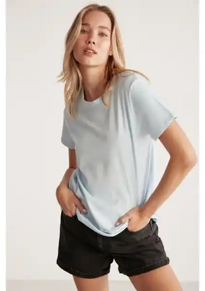 Grimelange Samantha Kadın Organik Pamuk T-shirt Modern ve Sürdürülebilir Tasarım