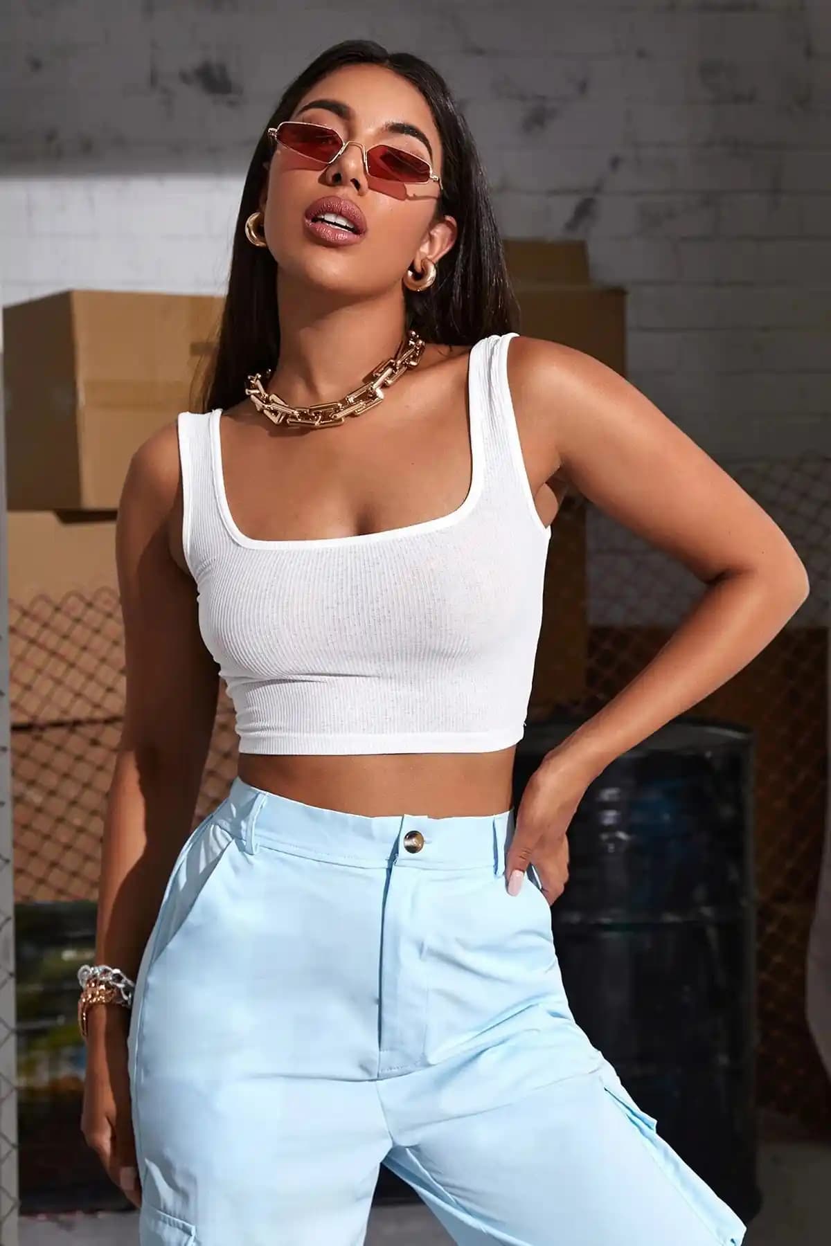 İmoda Kadın Beyaz Askılı Crop Top Bluz Günlük Şıklık ve Konfor Sunar