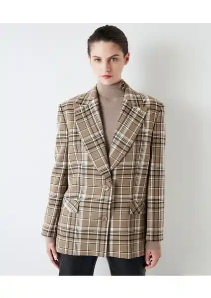 İpekyol Ekose Desen Blazer: Şıklık ve Kalitenin Modern Buluşması