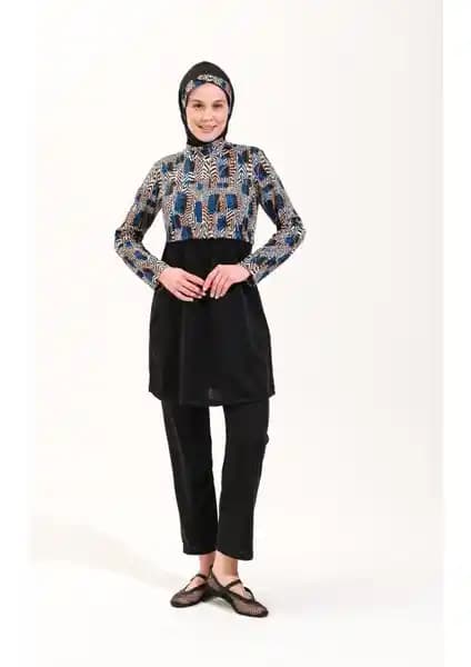 Kadın Desenli Tam Kapalı Mayo Takımı Modern Tasarımı ve Fonksiyonelliğiyle Öne Çıkıyor