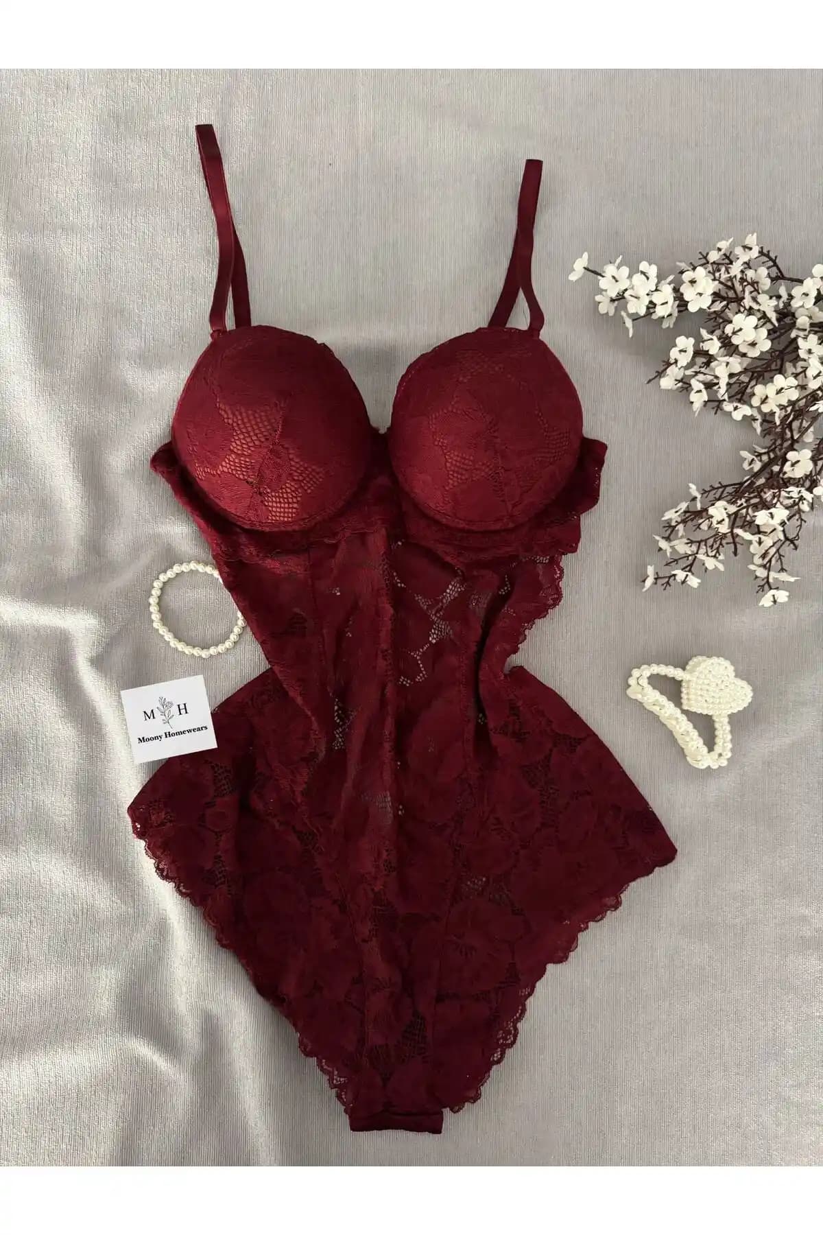 Kadınlar İçin Şık ve Konforlu Destekli Bordo Dantel Tulum Ürün Tanıtımı