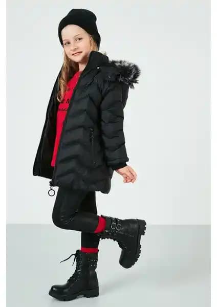 Kız Çocukları İçin Suni Kürklü Kapüşonlu Şişme Montu Günlük Kullanım ve Şıklık İçin Uygun
