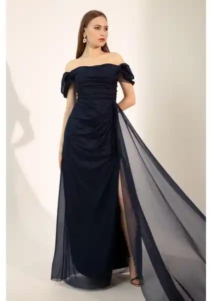 Lafaba Kadın Lacivert Kayık Yaka Drapeli Uzun Simli Abiye Elbise - Modern ve Şık Tasarım