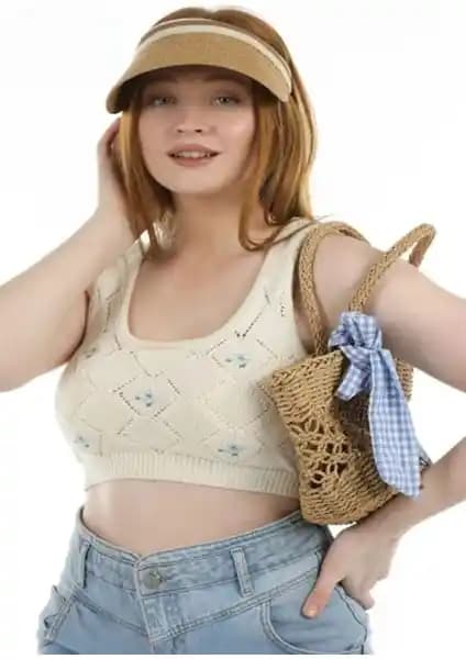 Laviyonsa Hasır Yazlık Vizör Şapka: Şıklık ve Güneş Koruması Sunan Kadın Aksesuarı