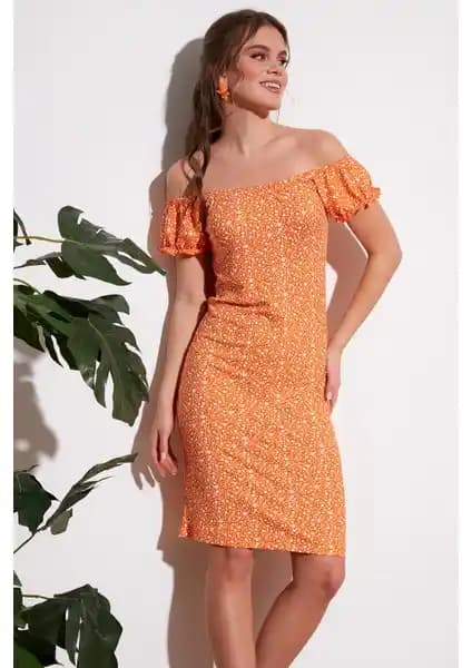 Lela Çiçekli Carmen Yaka Mini Elbise: Modern ve Şık Yazlık Kadın Elbisesi Tasarımı ve Özellikleri