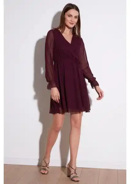 Lela Kruvaze Yaka Bağlama Detaylı Şifon Mini Elbise Kadınlar İçin Şık ve Rahat Tasarım