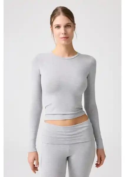 Los Ojos ve Melodi İş Birliğiyle Tasarlanan Gri Melanj Uzun Kollu Kısa Bluz Modaya Uygun ve Rahat Kullanım İçin