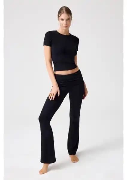 Los Ojos ve Melodi İş Birliğiyle Tasarlanan Siyah İspanyol Paça Jarse Pantolon İncelemesi