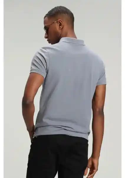 Lufian Laon Spor Polo Yaka Erkek Tişörtü: Şıklık ve Konforun Mükemmel Buluşması