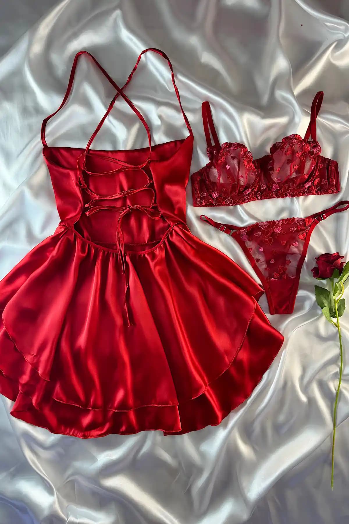 M&A Özaltın Yılbaşı Kırmızı Kalpli İpek Saten Elbise Seti Şıklık ve Konfor Bir Arada