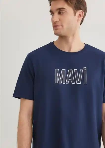 Mavi Mavi Logo Baskılı Lacivert Erkek Tişörtü: Şık ve Konforlu Günlük Giyim Seçeneği