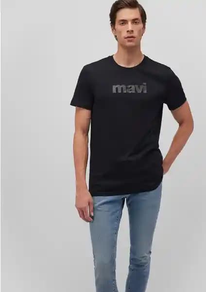 Mavi Mavi Logo Baskılı Siyah Tişört Günlük Kullanım İçin Şık ve Konforlu Bir Seçenek