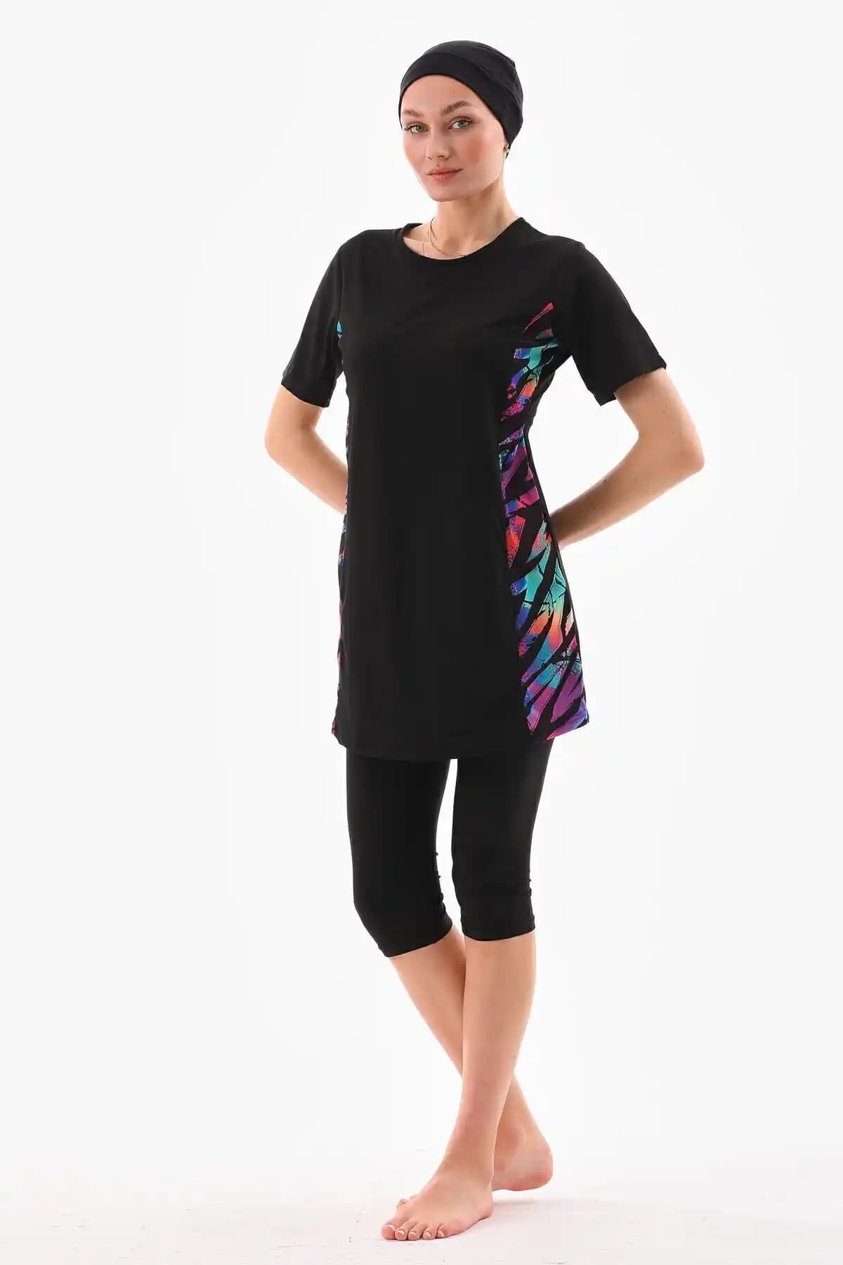 Medipek Likralı Yarı Kapalı Tesettür Mayo Siyah Desenli Modern Tasarım ve Dayanıklı Malzeme