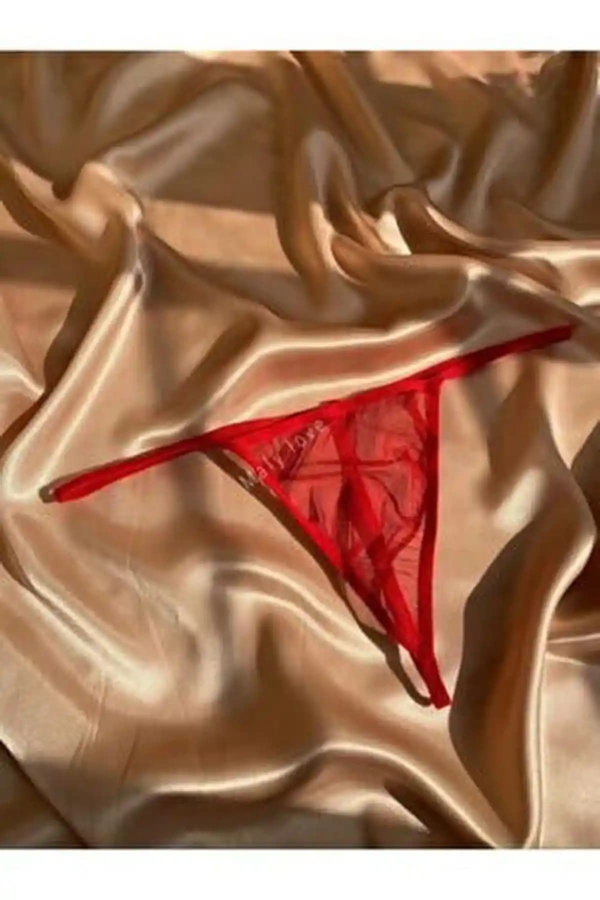 Oprah Kadın Kırmızı Esnek Tül String Tanga: Şıklık ve Konforun Modern Buluşması