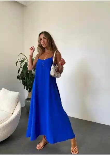 ORZUQLIFE Aerobin Kumaş Askılı Uzun Mavi Elbise: Şıklık ve Konforun Buluşması