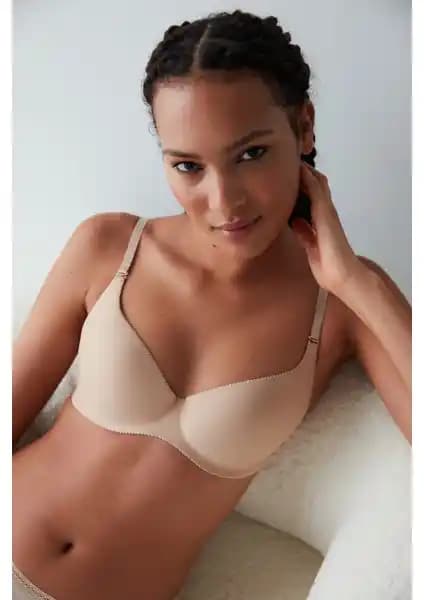 Penti Sensation Bej Dikişsiz Push Up Destekli Sütyen: Rahatlık ve Şıklığın Birleşimi