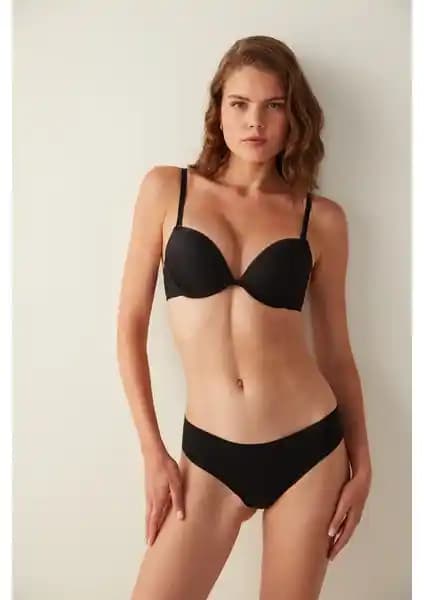 Penti Siyah Wowbra Destekli Push Up Sütyen: Şıklık ve Konforun Bir Arada Sunulması