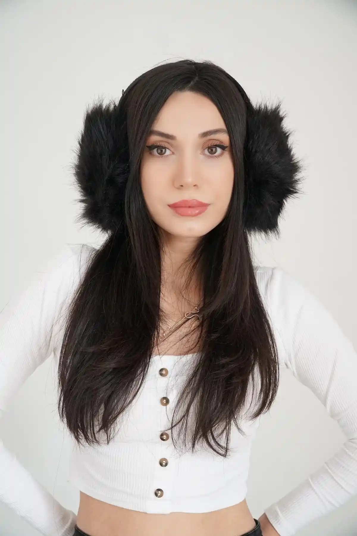 PurpleRose Kadın Siyah Tüylü Peluş Kulaklık Şıklık ve Konforun Birleşimi