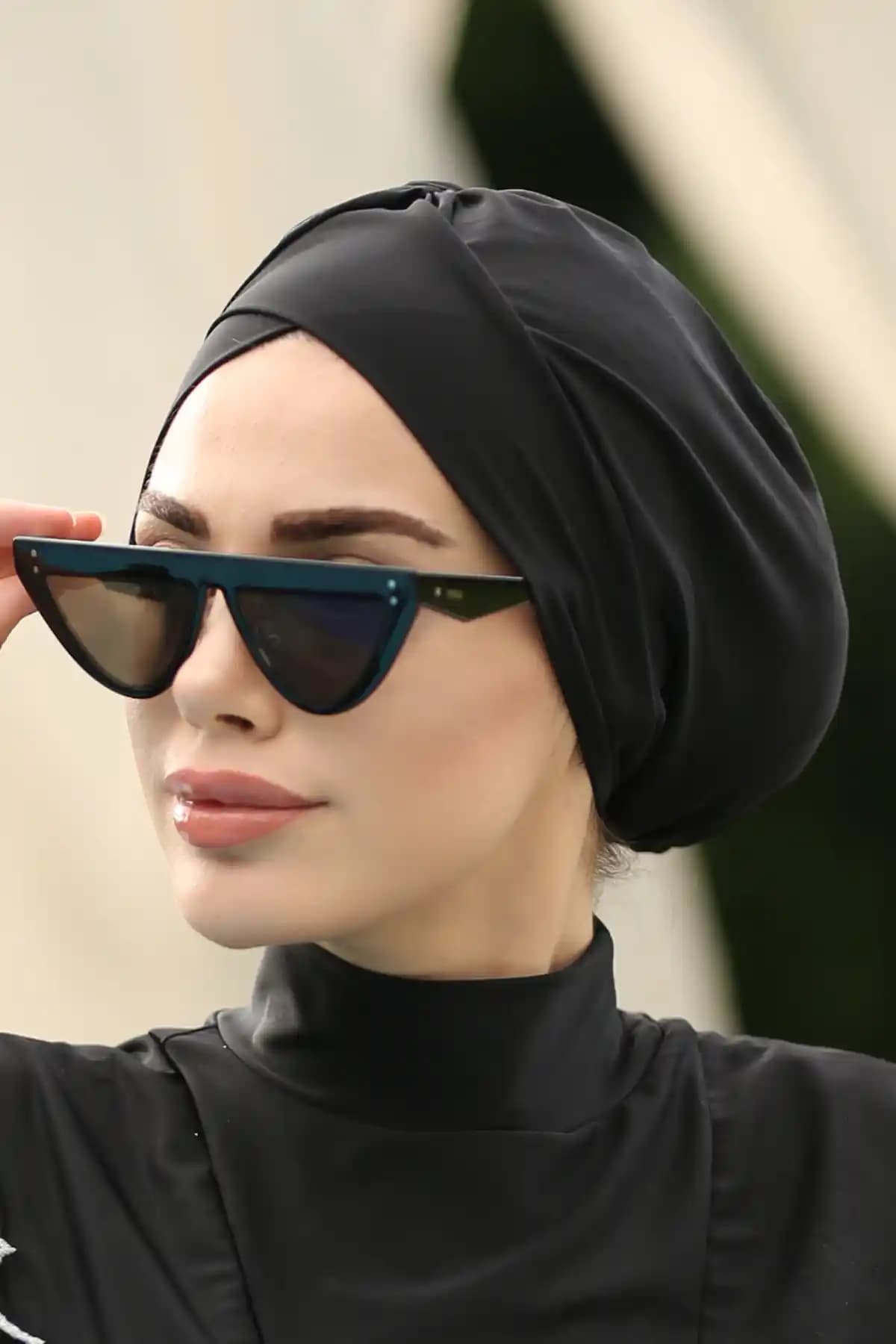 Remsa Mayo Çapraz Deniz Bone Siyah: Şık ve Fonksiyonel Yüzme Bonesu Özellikleri