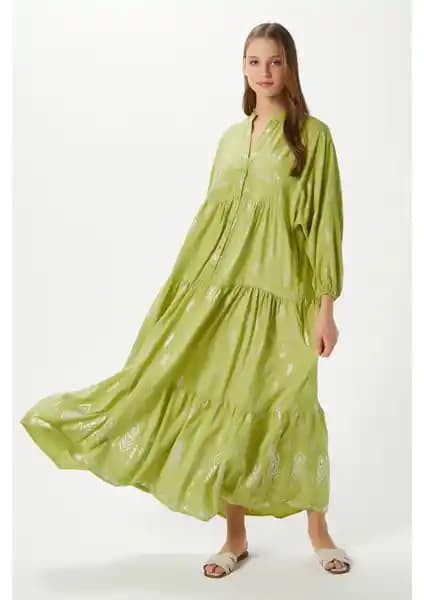 Ritnice Aliza Gümüş Detay Yeşil Maksi Elbise: Modern ve Rahat Yazlık Kadın Elbisesi