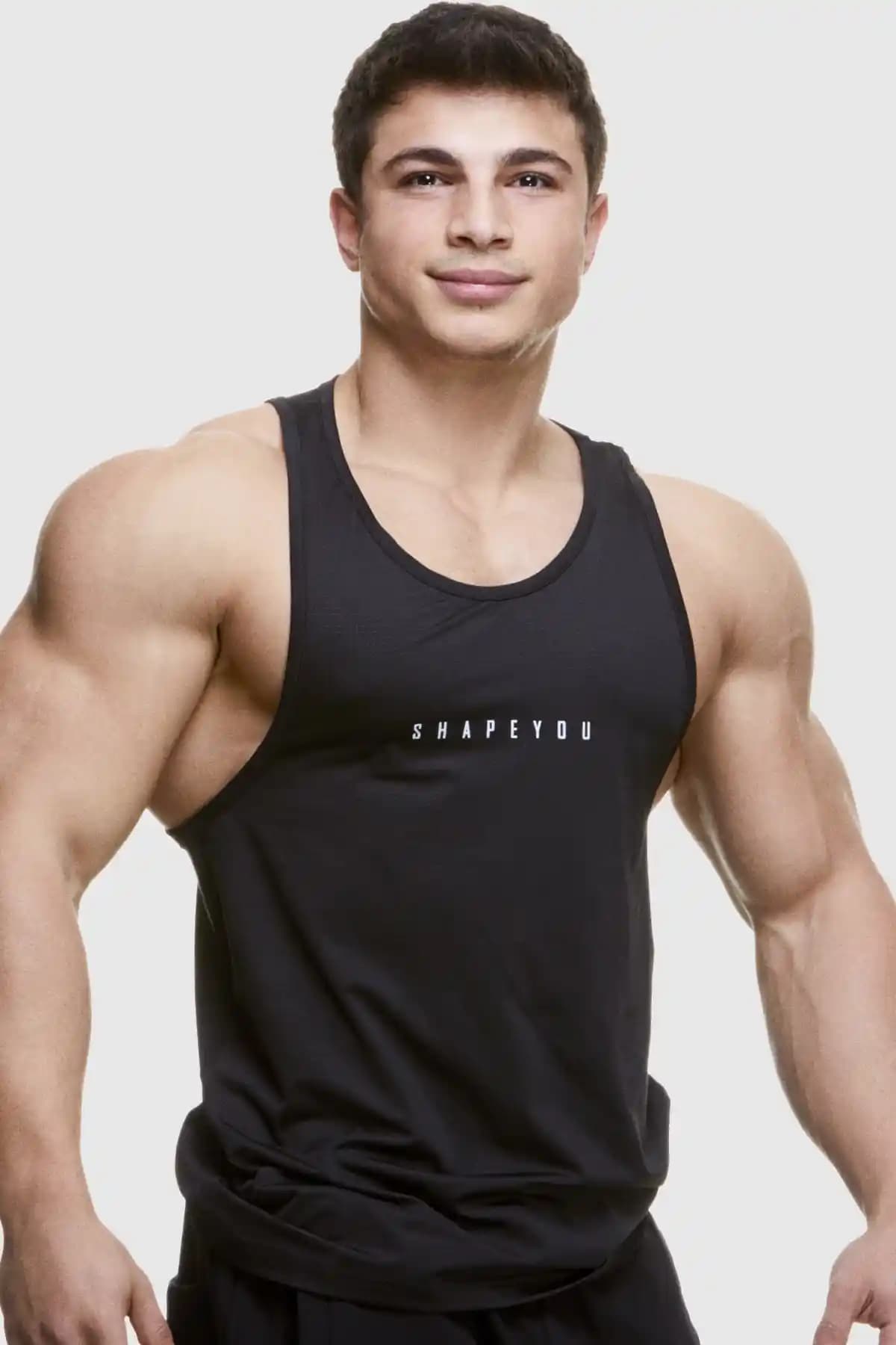 ShapeYou Siyah Erkek Fitness Sporcu Atletleri Şıklık ve Konforu Bir Arada Sunar